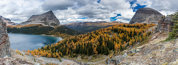 Scarab Lake and Pharaoh Peaks at left, The Sphinx at right.