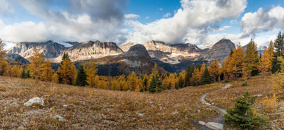 Hiking down to Pharaoh Creek from Healy Pass.