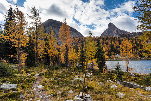 Hiking along Scarab Lake towards The Sphinx.