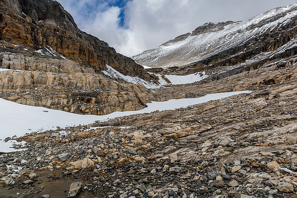 The shallower and easier second glacial bowl has less glacier and cliffs and more scree and snow.