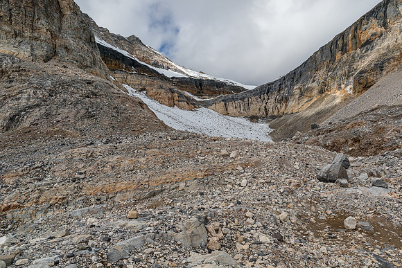 The first scree / glacier bowl on the east slopes of Scarab.