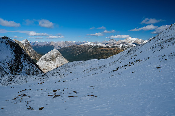 Descending the east face of Natalko.
