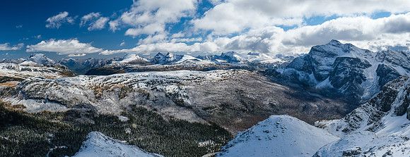 Wicked views to The Monarch and Citadel Pass (L).