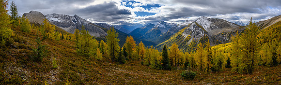 Views along Hawk Ridge down the upper Verdant Creek valley. Haiduk at left.