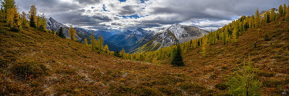 Hiking through the col near Hawk Ridge North (R).