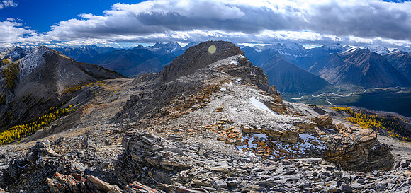 Traversing to the north summit of Hawk Ridge.
