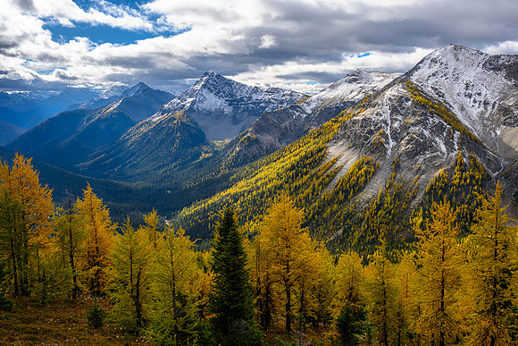 Views along Hawk Ridge down the upper Verdant Creek valley.