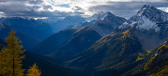 Views along Hawk Ridge (R) down the upper Verdant Creek valley.