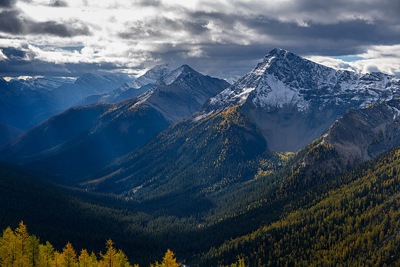 Views along Hawk Ridge down the upper Verdant Creek valley.