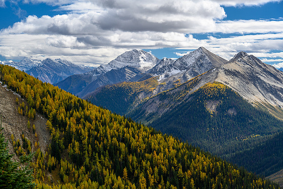Snowy Mount Shanks is the highest point along Hawk Ridge.