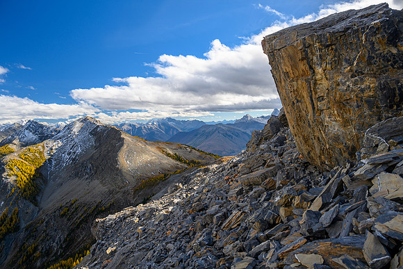 Descending the NE ridge of Hawk Ridge.