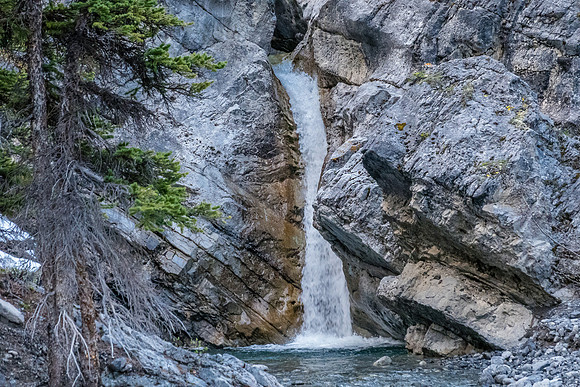 An outflow stream from Whelk's NW approach valley.
