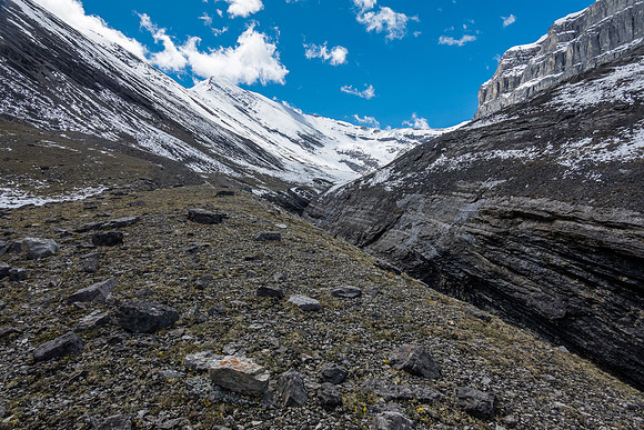 Exiting the NW valley, views back up to Whelk Peak.