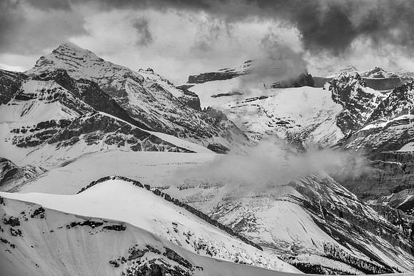 Mamen Peak (L) and the frustratingly hard to photograph Nordic Ridge (R).