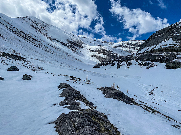 Exiting the NW valley, views back up to Whelk Peak.