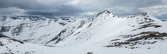 The large SE bowl beneath the false summit of Canary Peak.