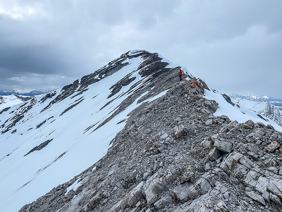 The final ascent to Canary Peak.