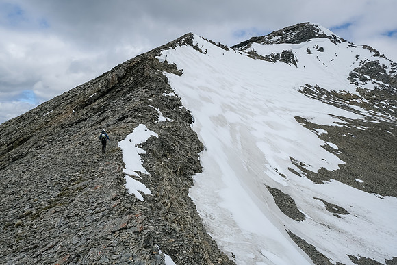 Traversing the south ridge of Mount Shanks.