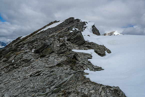 Traversing the south ridge of Mount Shanks.