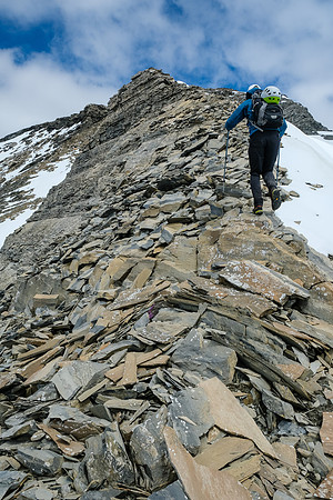 Ascending the summit ridge of Mount Shanks.