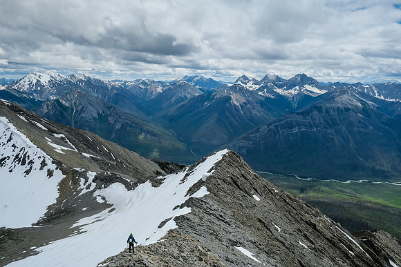 Descending the long south ridge of Mount Shanks.