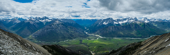 Incredible views off the south ridge of Mount Shanks.