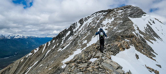 Ascending the summit ridge of Mount Shanks.