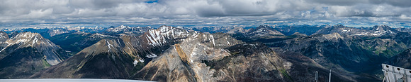 Views to the Monarch (L) and Sunshine Meadows (R).