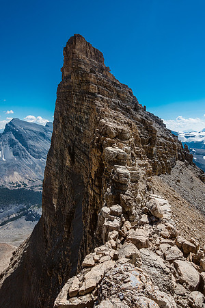 Holy CRAP. That does not look easy. ;) What you can't see here is the actual col itself, which is just ahead of me and obviously beneath me.