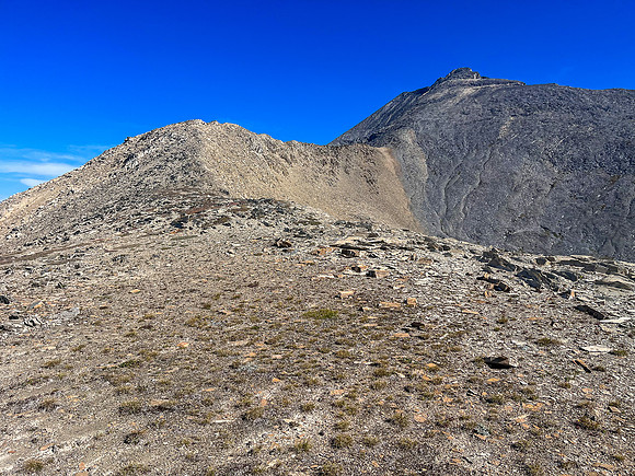 Traversing from the top of the SE ridge to the upper SW face of Wardle.