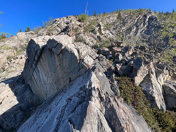 Ascending the SE ridge from the SE gully to the mid-slope trees.