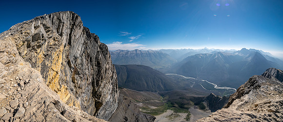 Ascending the upper south ridge of Mount Wardle with incredible views down the east face.