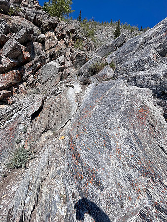 Descending the lower SE ridge back to the SE gully.