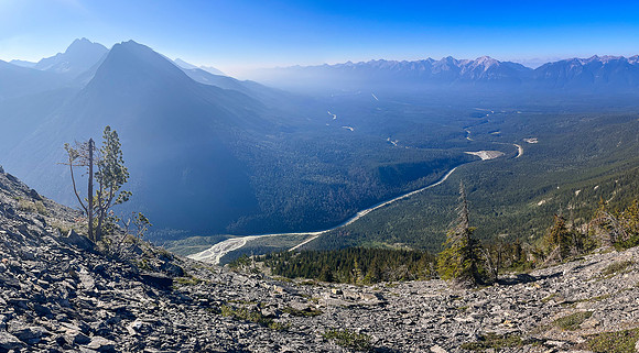 Rubble and scree to the upper SE ridge.