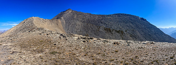 Traversing from the top of the SE ridge to the upper SW face of Wardle.