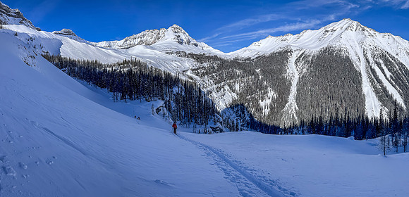 Skins back on, traversing back up to the Boom Col. View looking back.