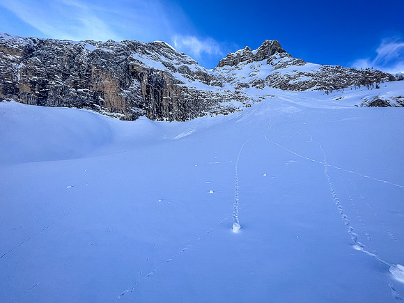 Exposure to cornices high above.