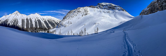 Skins back on, traversing back up to the Boom Col.