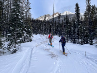 Following the skin track up Chickadee Valley.