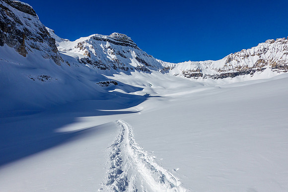 The north glacier behind us now as we ski Boom Valley.