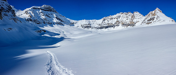 The north glacier behind us now as we ski Boom Valley.