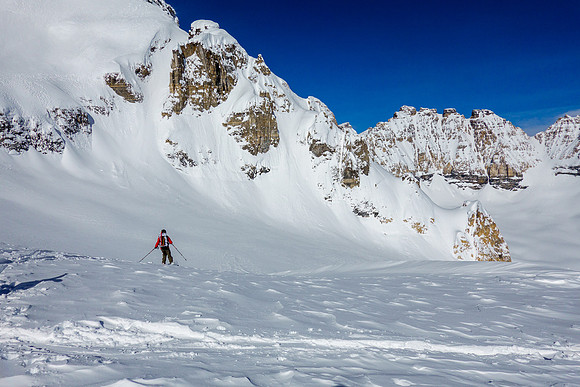Skiing the north glacier from the Chimney Col.