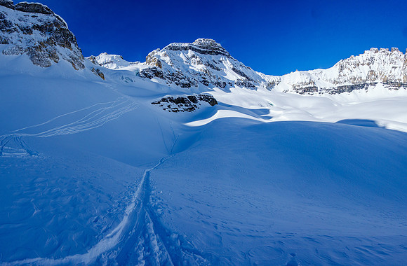 The north glacier behind us now as we ski Boom Valley.