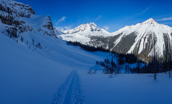 Skins back on, traversing back up to the Boom Col. View looking back.
