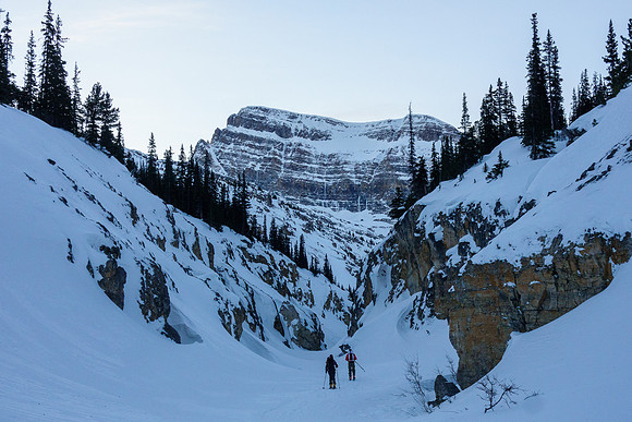Skiing the canyon under Vulture Peak.