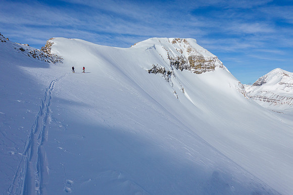 Skiing off the top of the NE slope to the south ridge of Chapel Peak.