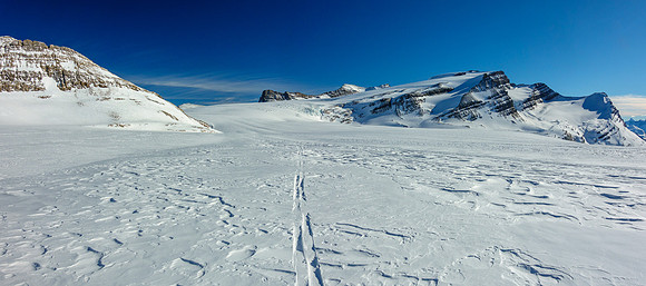 Skiing back towards Mount Gordon.