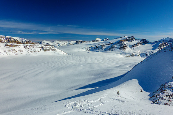Descending the south ridge to the Collie col.