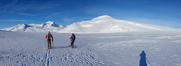 Skiing across the eastern section of the Wapta Icefield.