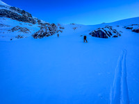 Skiing the headwall under the Bow Hut.